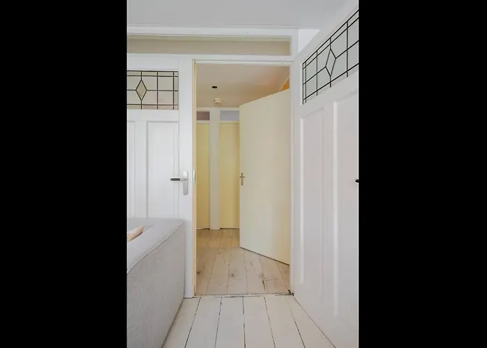 Spacious 3-bedroom West - By Peter *