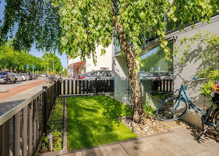 Spacious 3-bedroom West - By Peter Ámsterdam