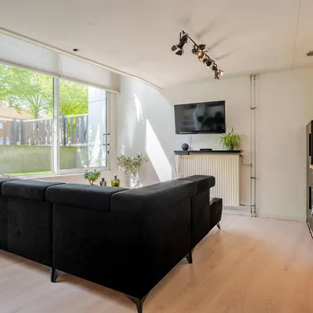 Apartment Spacious 3-bedroom West - By Peter Amsterdam