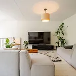 Spacious 3-bedroom West - By Peter * أمستردام