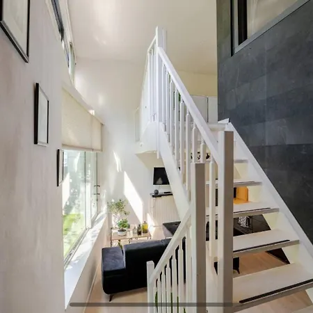Spacious 3-bedroom West - By Peter *